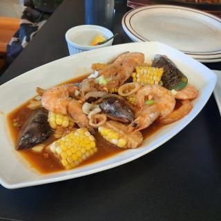 Header image of Kuya Will's & Tobits Cuisina